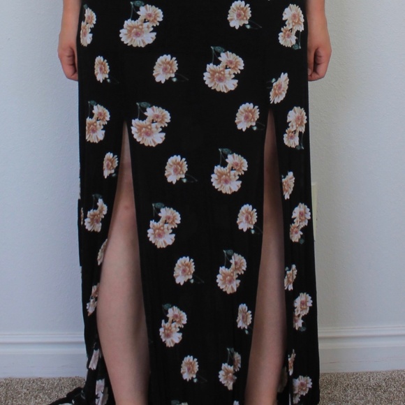 Black Floral Maxi Skirt - Picture 3 of 3